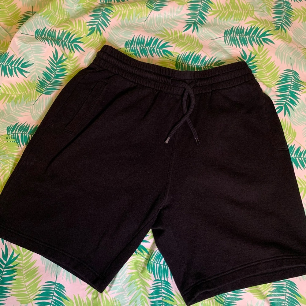 H&M knee high shorts